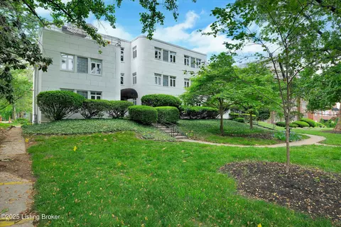 2039 Douglass Blvd #5, Louisville, KY 40205