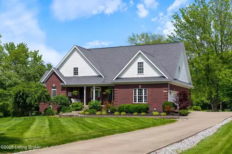 3817 Carriage Hill Dr, Crestwood, KY 40014