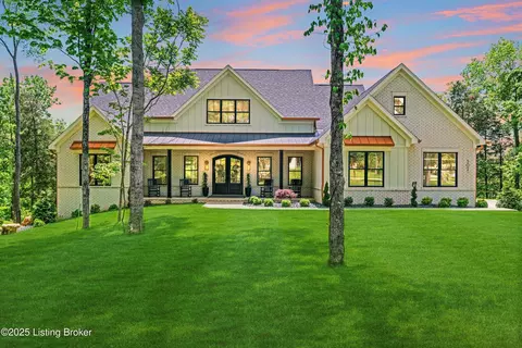 502 Wood Crk Dr, Shepherdsville, KY 40165