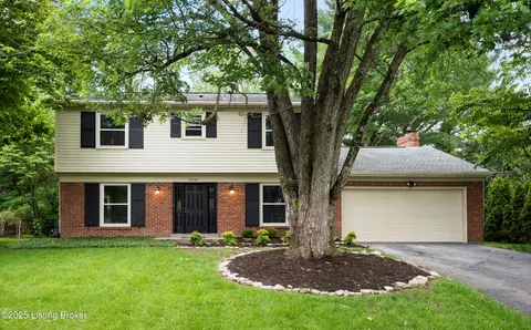 9847 Longwood Cir, Louisville, KY 40223