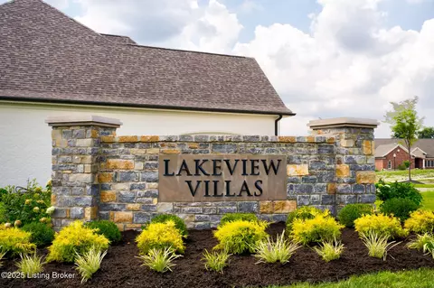 2003 Lakeview Villas Pl, Louisville, KY 40245