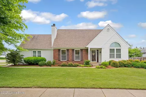 4002 Gaudet Rd, Jeffersontown, KY 40299