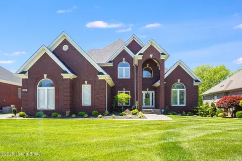 904 Willow Pointe Dr, Louisville, KY 40299