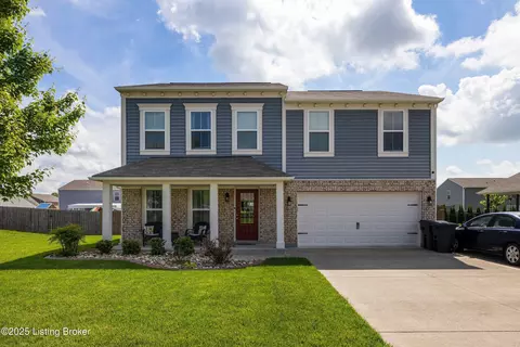 140 Hubbards Crossing Dr, Mount Washington, KY 40047