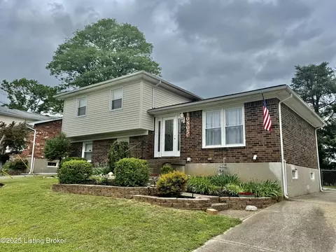 10805 Saint Rene Rd, Louisville, KY 40299