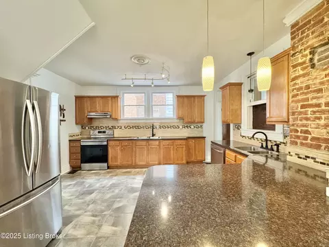 933 Charles St, Louisville, KY 40204