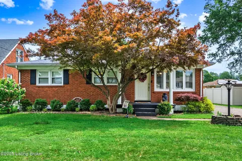 4307 Cloverleaf Dr, Louisville, KY 40216