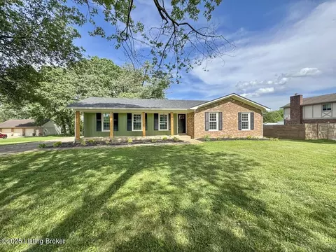 4813 Fox Chase Dr, Shepherdsville, KY 40165