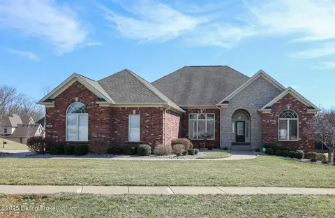 516 Locust Creek Blvd, Louisville, KY 40245