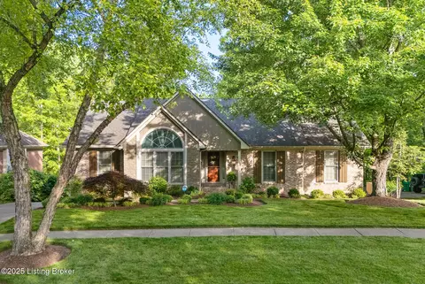 812 Locust Pointe Pl, Louisville, KY 40245