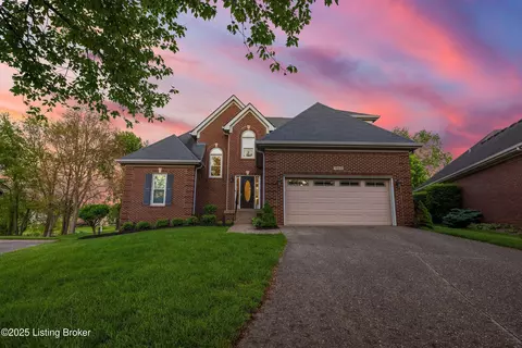 10916 Lake Vista Ct, Louisville, KY 40241