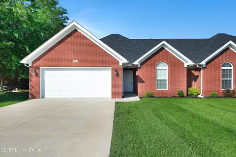 161 W Woodlake Cir, Mount Washington, KY 40047