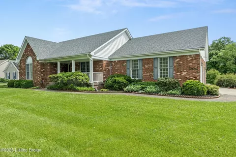 2434 Eastwood Cir, Crestwood, KY 40014