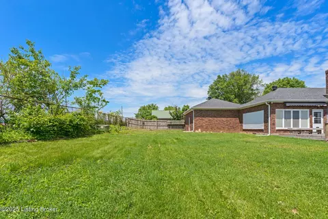 4904 Ruby Way, Shepherdsville, KY 40165 photo 40