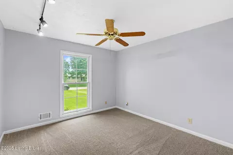 4904 Ruby Way, Shepherdsville, KY 40165 photo 23