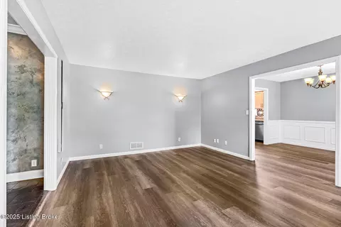 4904 Ruby Way, Shepherdsville, KY 40165 photo 4