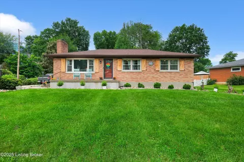 9926 Silverwood Ln, Louisville, KY 40272
