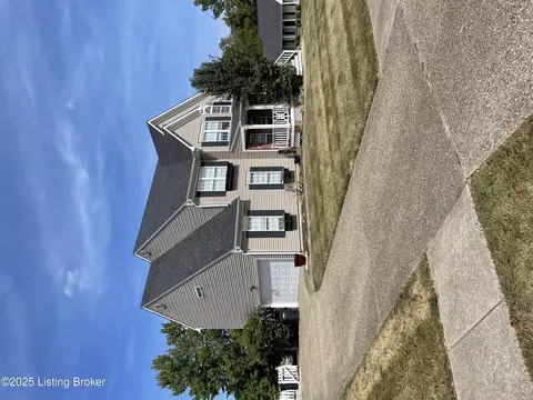 4004 Fairfield Meadows Dr, Louisville, KY 40245