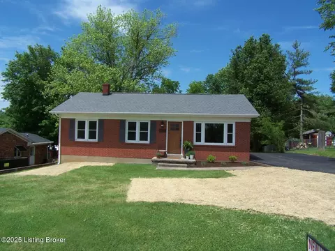 132 Goodloe Ave, Bloomfield, KY 40008