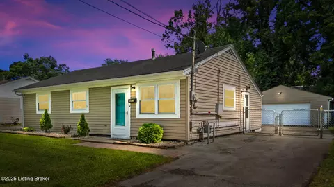 4806 Andalusia Ln, Louisville, KY 40272