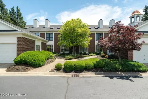 1271 Parkway Gardens Ct #205, Louisville, KY 40217