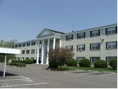 290 El Conquistador Pl, Louisville, KY 40220