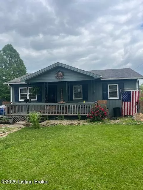 379 S High St, Austin, IN 47102