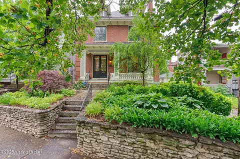 2113 Grinstead Dr, Louisville, KY 40204