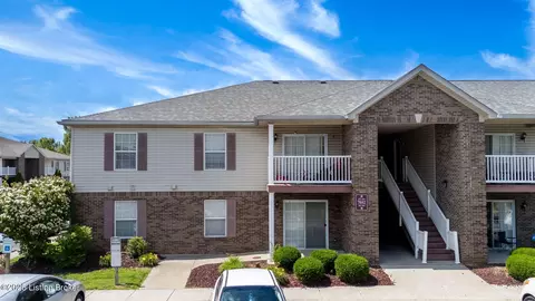 7802 Alfred Schlatter Dr #2, Louisville, KY 40214