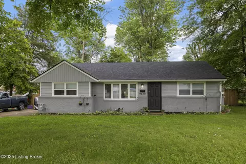 9339 Ponder Ln, Louisville, KY 40272