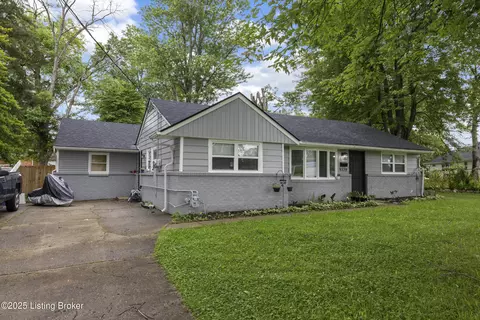 9339 Ponder Ln, Louisville, KY 40272