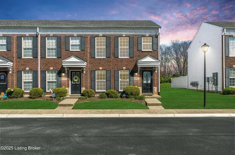 6807 Arbor Creek Dr, Louisville, KY 40228