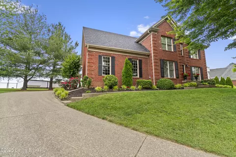 12401 Barbizon Ct, Goshen, KY 40026