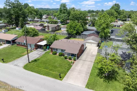 View/Area - 310 Crestwood Ln, Louisville, KY 40229 photo 1 of 14