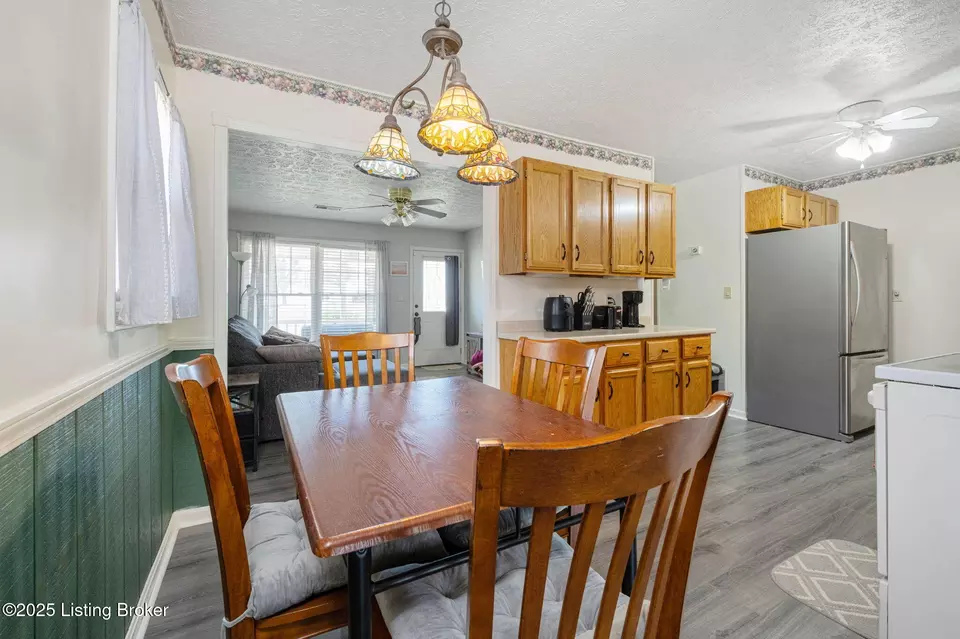 Dining - 310 Crestwood Ln, Louisville, KY 40229 photo 2 of 2