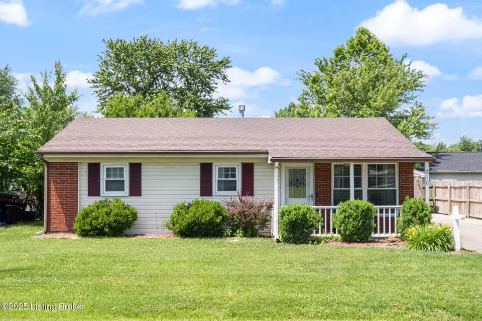 Exterior - 310 Crestwood Ln, Louisville, KY 40229 photo 3 of 13