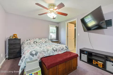 Bedroom - 310 Crestwood Ln, Louisville, KY 40229 photo 1 of 6