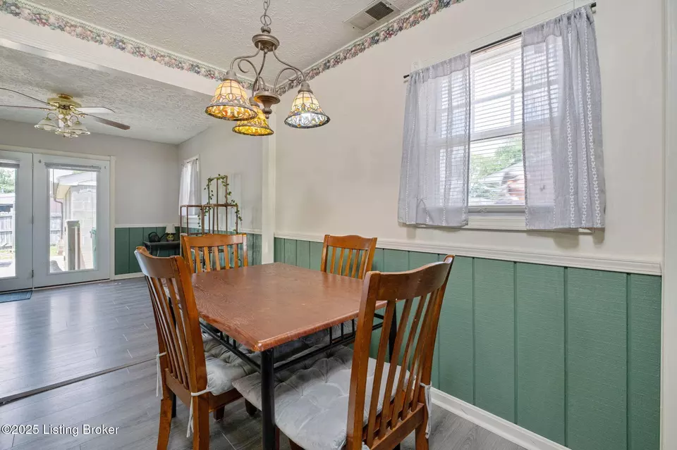 Dining - 310 Crestwood Ln, Louisville, KY 40229 photo 1 of 2
