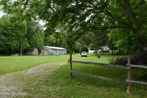 3015 S Chestnut Grove Rd, Columbia, KY 42728