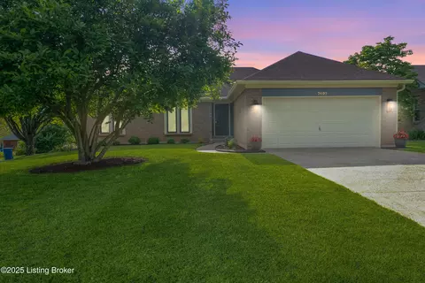 7407 Kort Way, Louisville, KY 40220