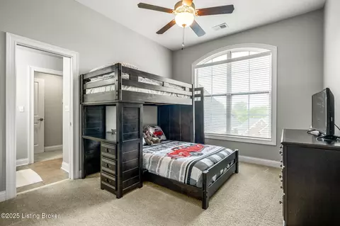 Bedroom - 13412 Hampton Cir, Goshen, KY 40026 photo 3 of 7