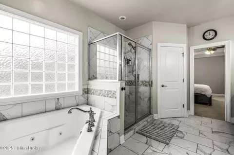 Bath - 13412 Hampton Cir, Goshen, KY 40026 photo 4 of 7