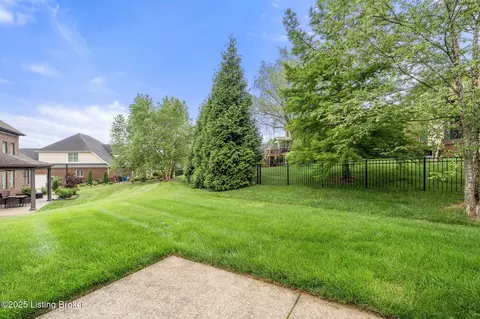 Exterior - 13412 Hampton Cir, Goshen, KY 40026 photo 5 of 14