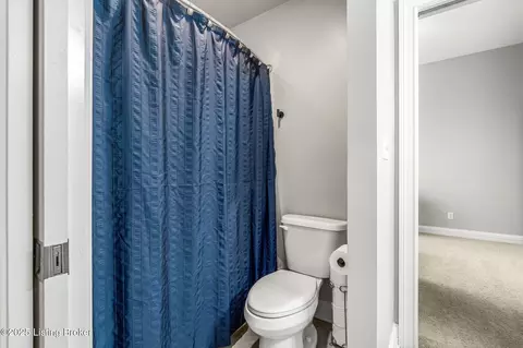 Bath - 13412 Hampton Cir, Goshen, KY 40026 photo 6 of 7