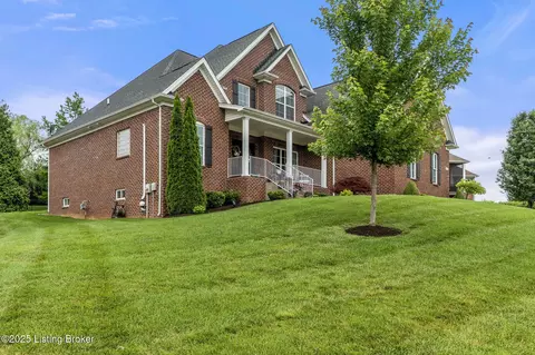 Exterior - 13412 Hampton Cir, Goshen, KY 40026 photo 9 of 14