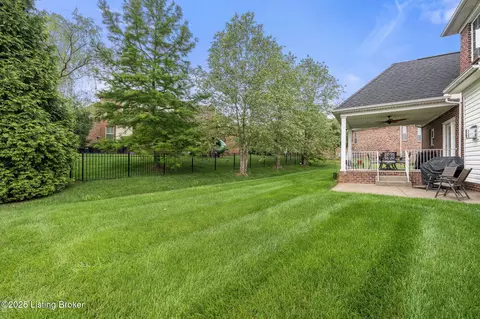Exterior - 13412 Hampton Cir, Goshen, KY 40026 photo 7 of 14