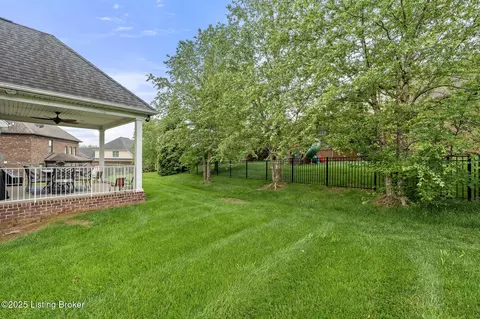 Exterior - 13412 Hampton Cir, Goshen, KY 40026 photo 8 of 14