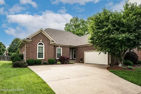 10103 Ivybridge Cir, Louisville, KY 40241