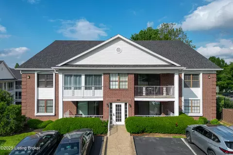 1267 Parkway Gardens Ct #99, Louisville, KY 40217