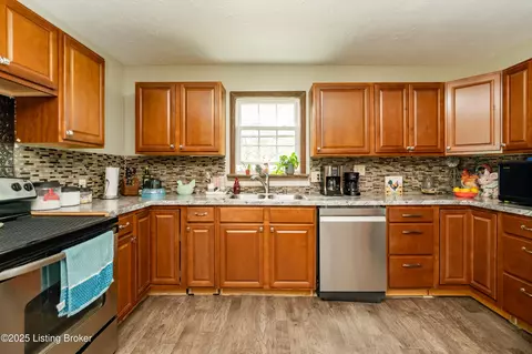 Kitchen - 6120 Ky-86, Custer, KY 40115 photo 1 of 2